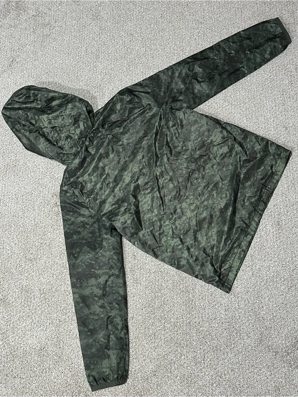 Old Navy Boys Green Pixelated Camo Lined Hooded Water Resistant Jacket